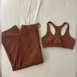 Alo Renown Heavyweight Sweatpants and Matching Scoop Neck Sweatshirt Bra in Rust